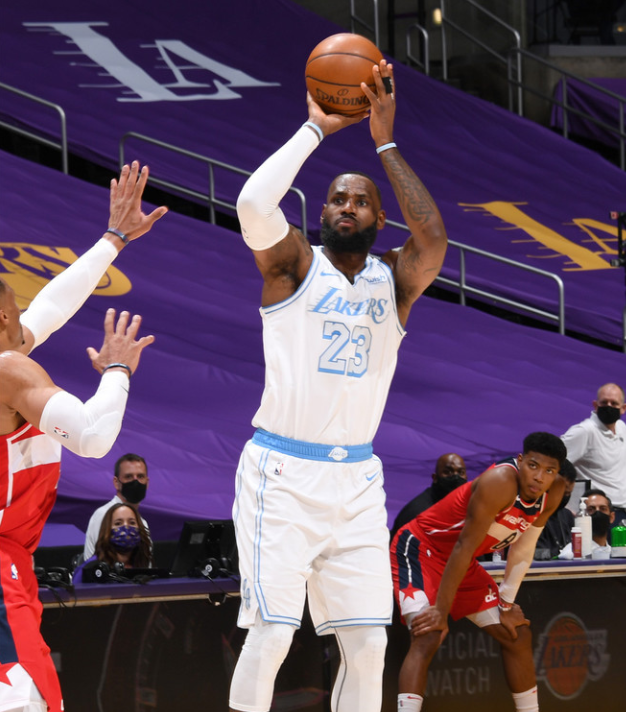 theshy第一把滑板鞋回放-九游网页版