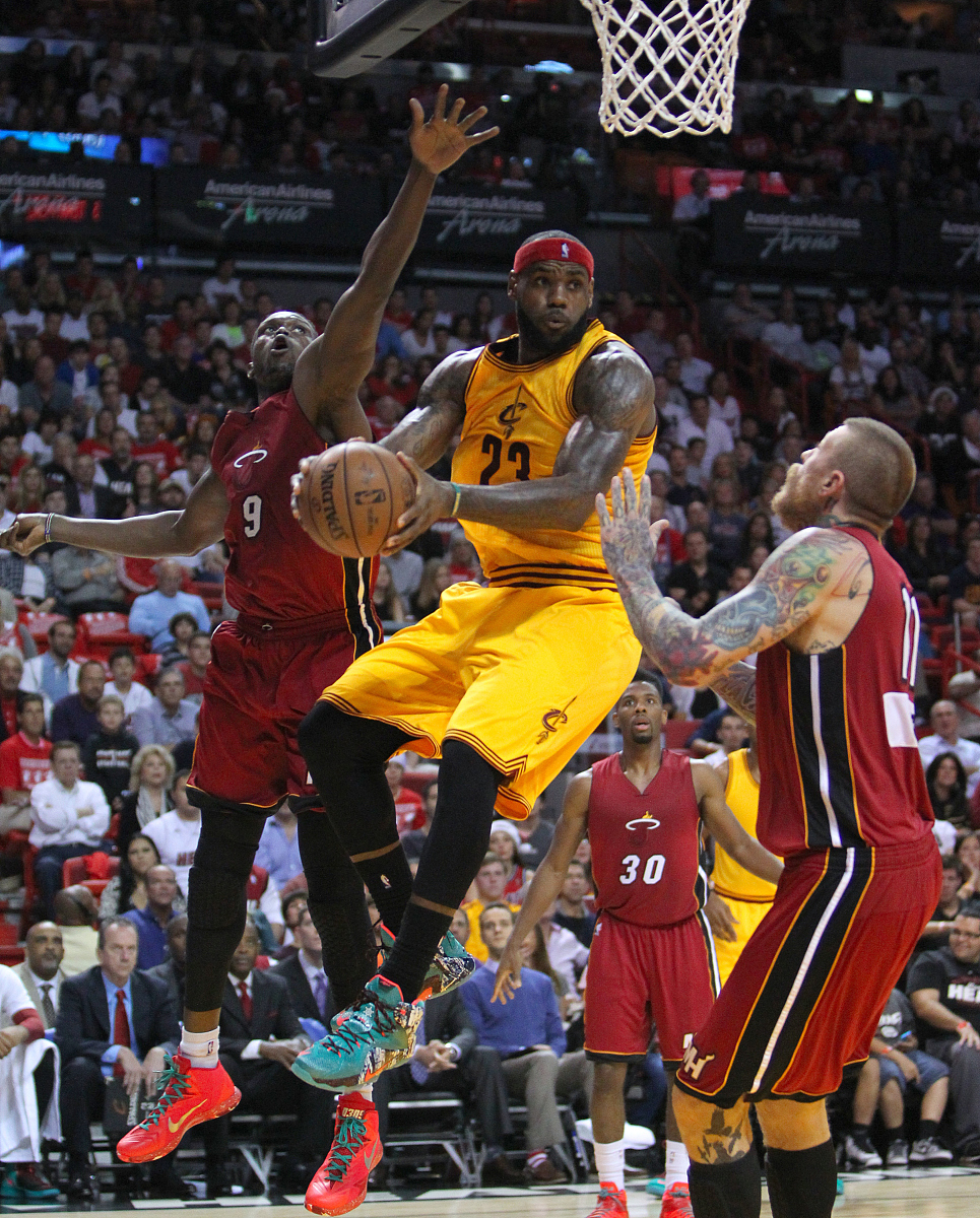 赛后芝加哥公牛篮板制胜——德国杯节点到来，质疑声仍在，身体对抗强度拉满(芝加哥公牛圣帕特里克节球衣)-九游网页版