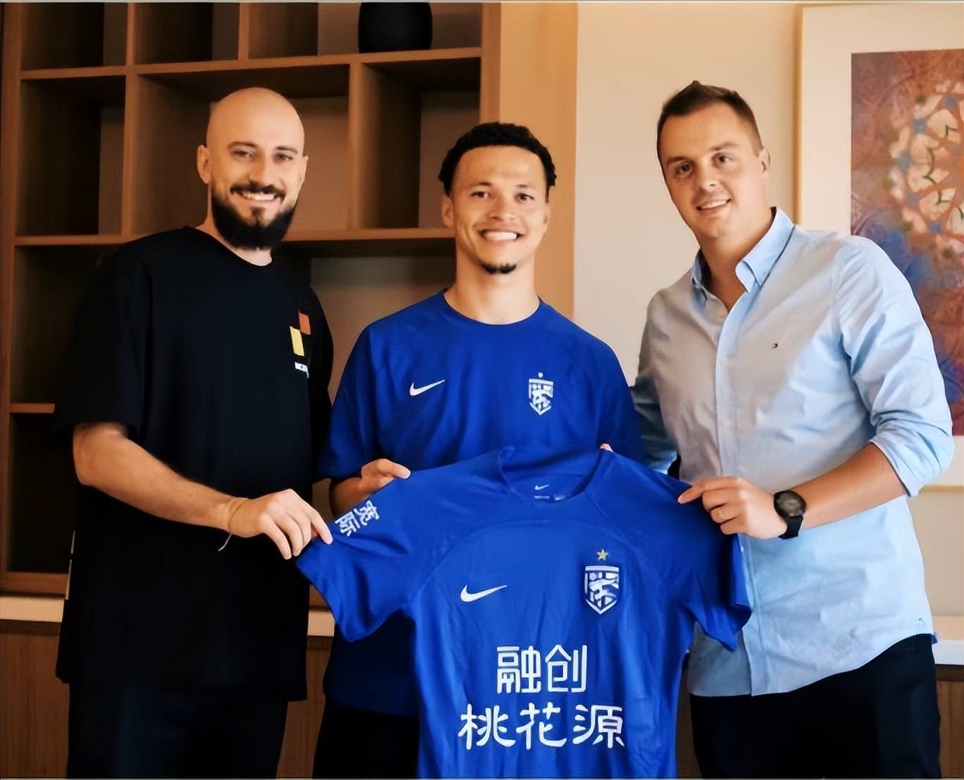 包含加时末段武汉三镇备战英超，强势反弹细节曝光，态度坚定，阵容厚度经受考验的词条-九游网页版